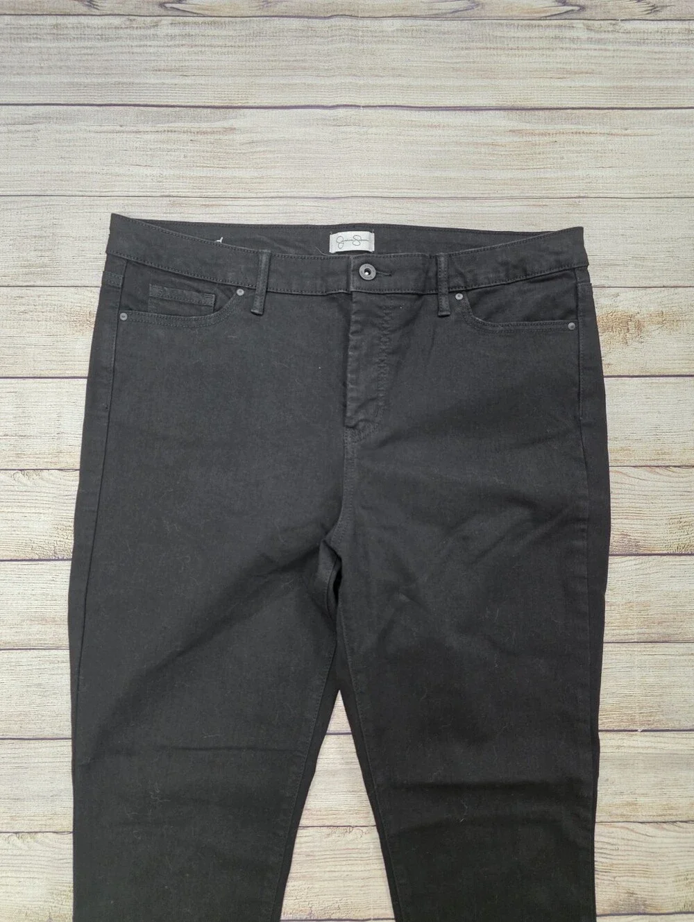 Jessica Simpson sleek black